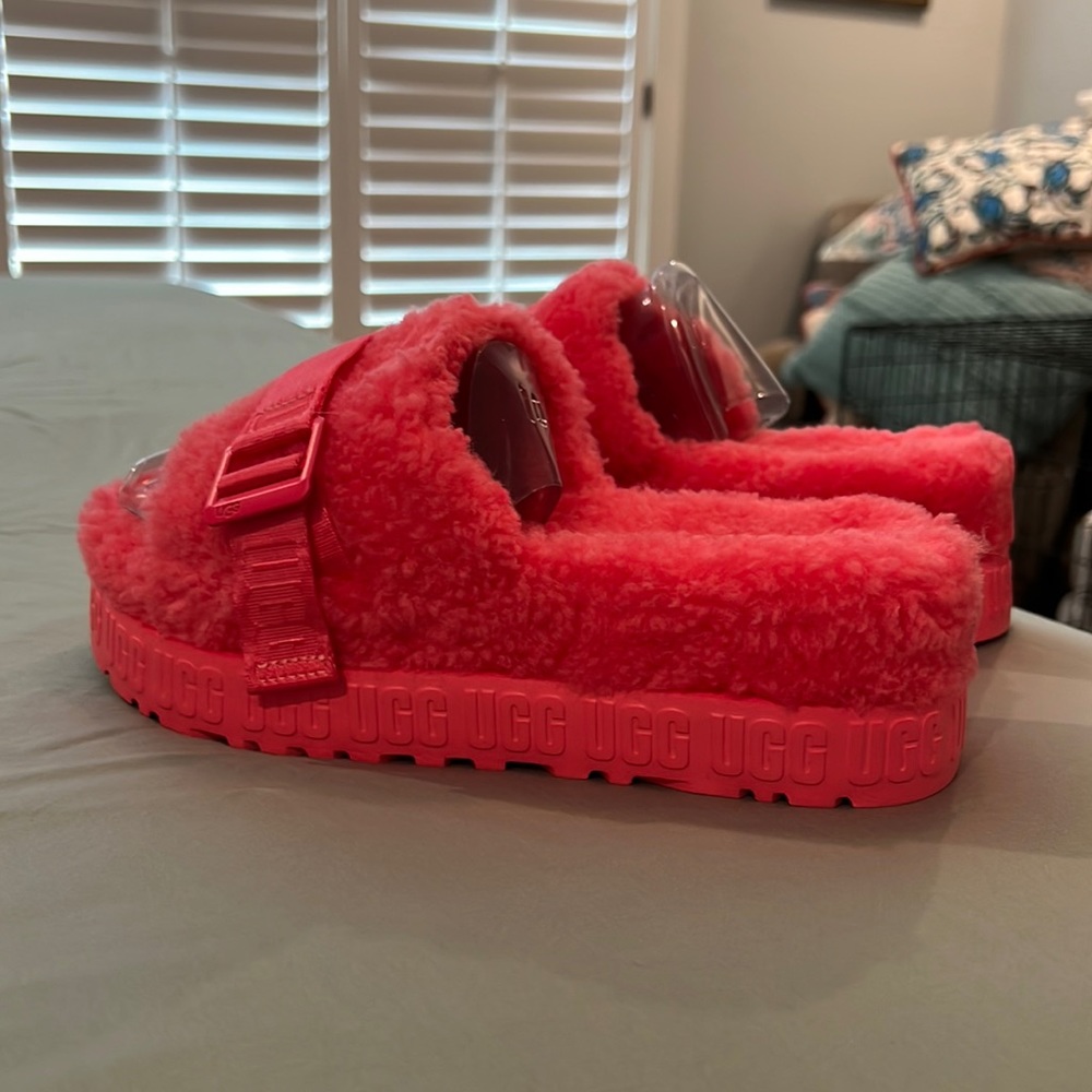 Ugg Fluffita Slipper Size 10 New Unused